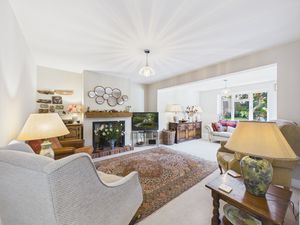 LIVING ROOM/LOUNGE- click for photo gallery